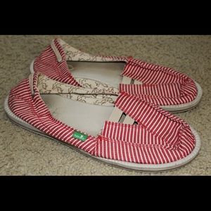 Sanuk shoes